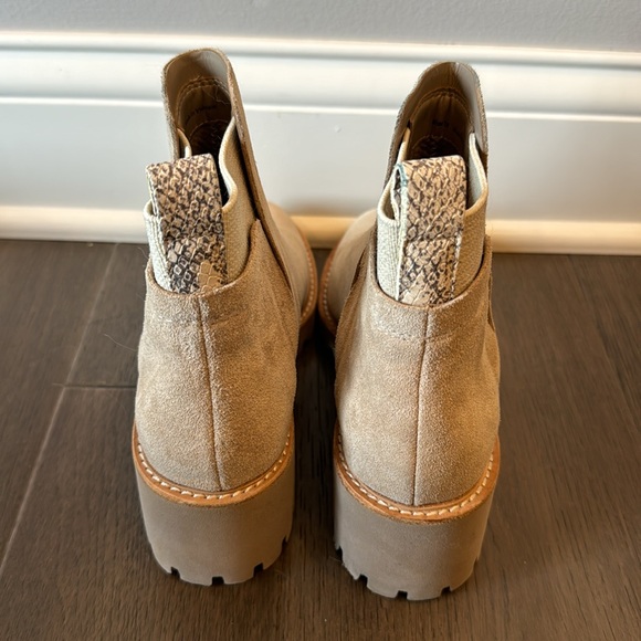 Dolce Vita suede boots size 7.5 - Picture 2 of 4